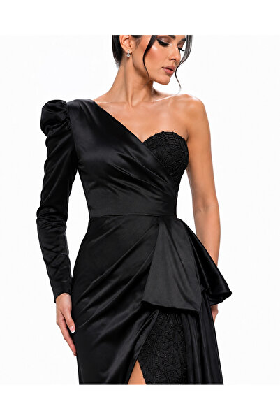 Lovely Dress Tek Omuz Siyah Saten Abiye Elbise – Dantel Detaylı Yırtmaçlı Gec...
