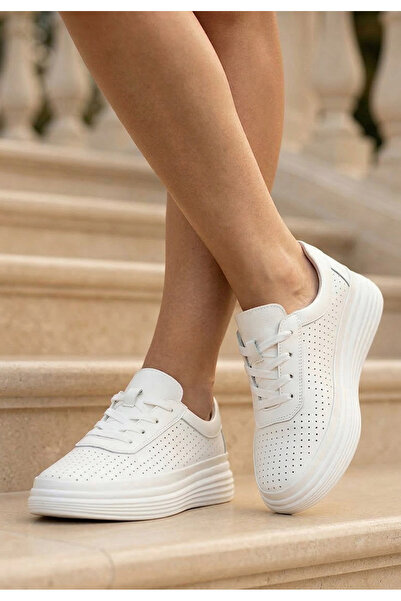 B T Shoes Дамски сникърси Nederia бели