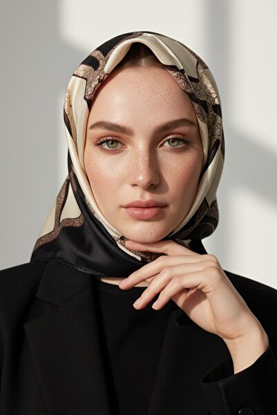 Vissona % 57 İPEK % 43 VİSKON Twill İpek Gold Efektli Geometrik Desenli Siyah...