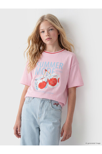 LC Waikiki Trendlucky Girls' T-Shirt with Oval Collar and Printed Design