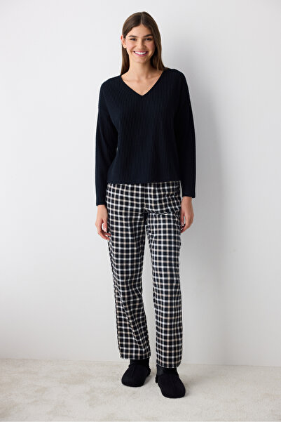 Penti Alia Dark Black Sweatshirt Pajama Top