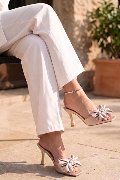 Nubbock Σατέν Κρεμ Παπιγιόν Παντόφλες NK2076