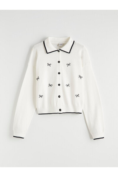 LC Waikiki Cardigan tricotat de fetiță cu guler polo și broderie cu fundiță.