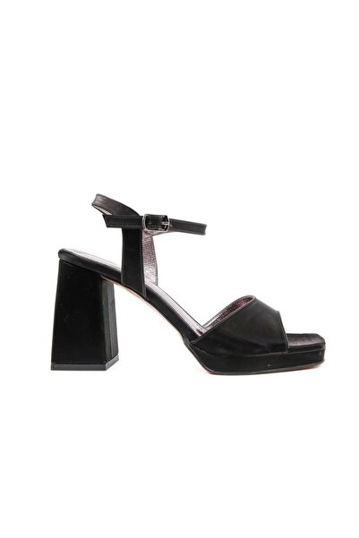 MİSS PARK MODA 08 k88 Μαύρα γυναικεία παπούτσια με τακούνι