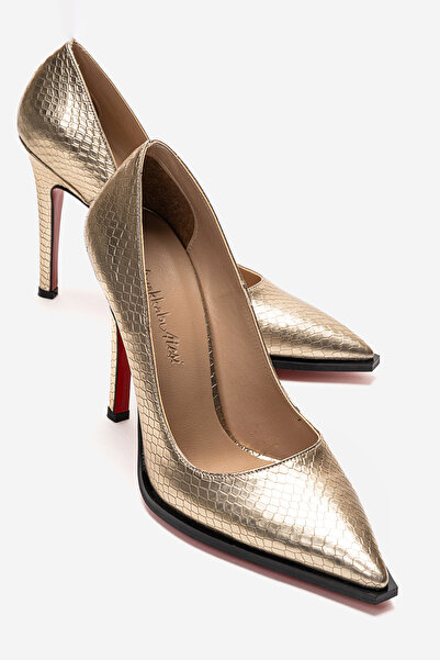 Ayakkabı Ateşi Χρυσά παπούτσια με τακούνι στιλέτο κροκόδειλου, με μυτερή μύτη...