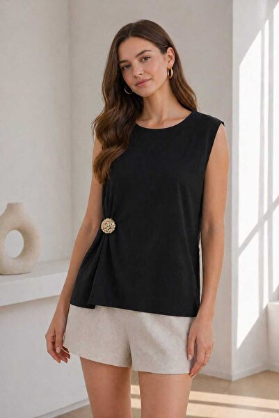 Butik Şans Ženska letnja bluza bez rukava sa bočnim vezicama i detaljnom kopčom