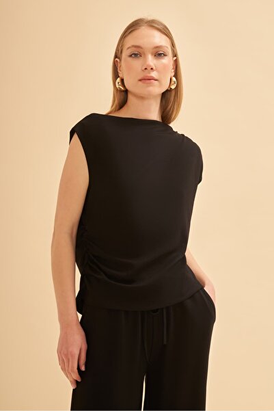 UTOPIAN Kayık Yaka Drape Detaylı Bluz