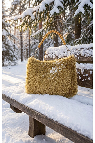 Meya design Soft Touch of Your Winter Style: Hand-Knitted Furry Shoulder Bag