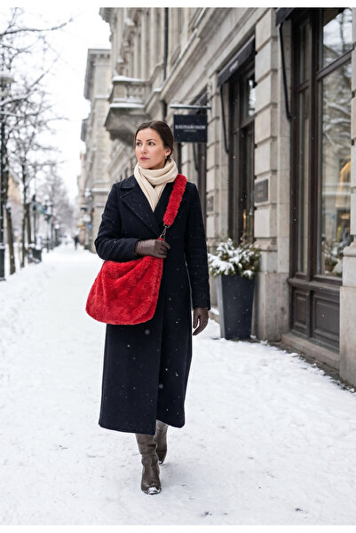 Meya design Soft Touch, Modern Style: Hand-Knitted Plush Shoulder Bag
