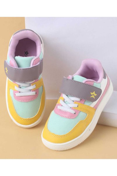 Cute Walk by Babyhug أحذية كاجوال بألواح متعددة الألوان مع إغلاق فيلكرو - متع...