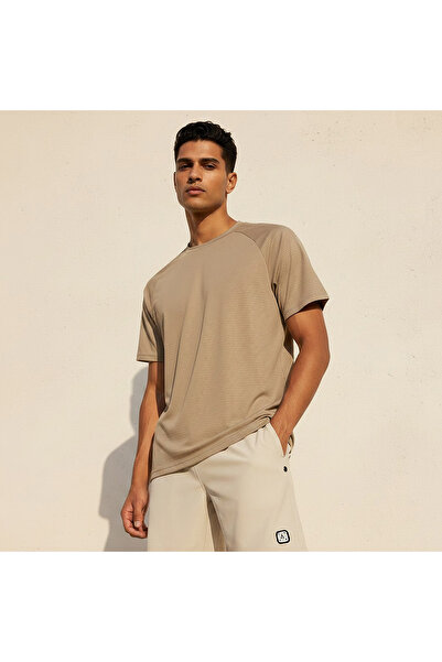 Adot Men Perforated Raglan Sleeves T-shirt