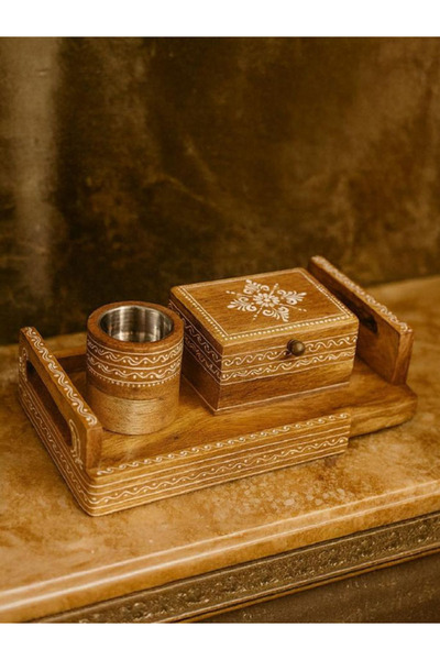 Generic Kit Is a Wooden Vaporizer Set
