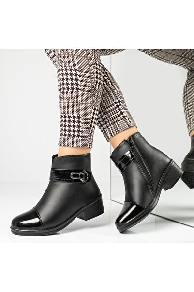 Modlet.ro Women's black boots with zipper and glossy toe MOD14183