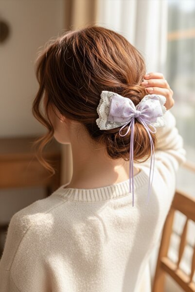 FAYRA ACCESSORIES مشبك على شكل فيونكة من قماش الدانتيل الشفاف والشيفون مع أحج...