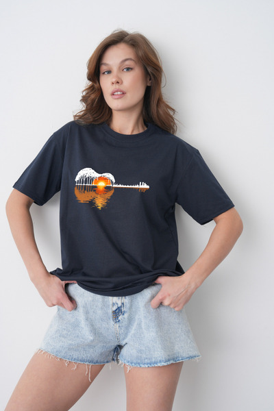 TREND EMMODA Tricou casual pentru femei, cu imprimeu grafic cu siluetă de chi...