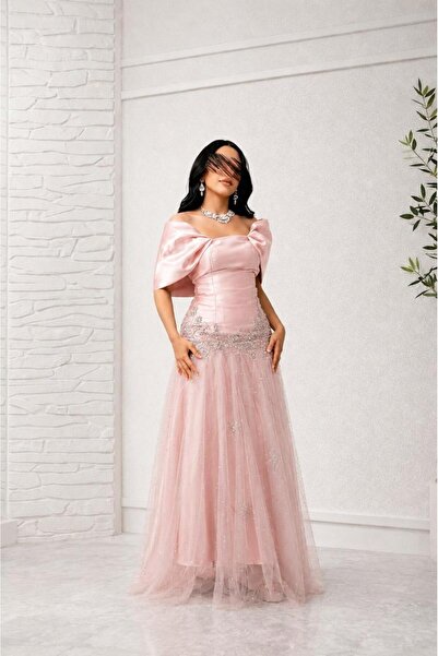 SAMEERAH STYLE Tulle Evening Dress with Embroidered Lace Details