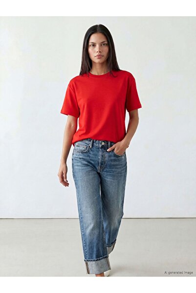 LC Waikiki تي شيرت نسائي كبير الحجم برقبة دائرية من LCW Modest