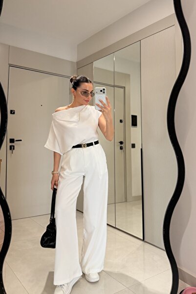Gizem Ecemiş Islana Beyaz Fermuar Detaylı Bluz Palazzo Pantolon Takım