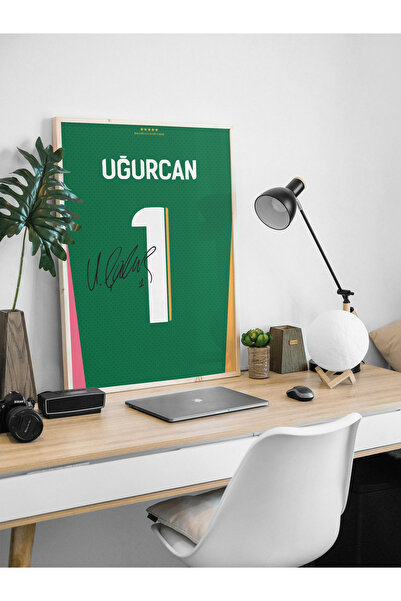 Base Concept Uğurcan Çakır 1 Poster pictat cu design de tricou semnat (încadrat)