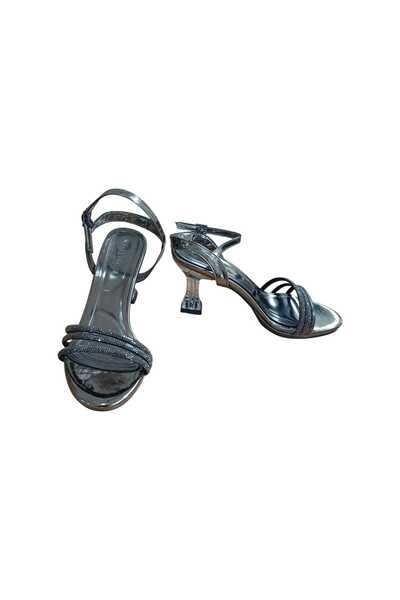 Acarbey Zenne with Heels