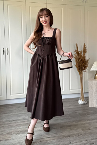 Dilay Gökoğlu Butik Askılı Kloş Midi Elbise