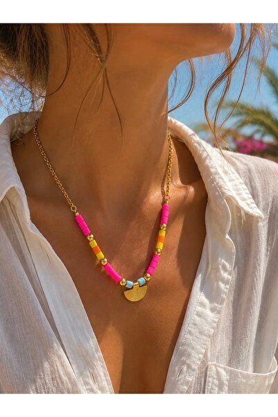 Kutcha Accessories قلادة سولينا الملونة من خرز الفيمو مع تفاصيل ذهبية
