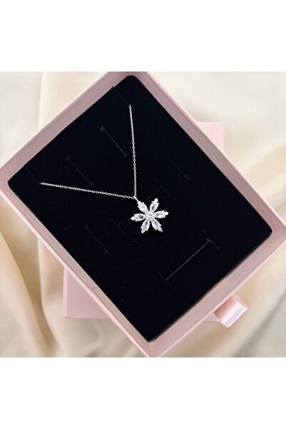 Lovera Jewellery 925 Ayar Gümüş Sertifikalı Kamelya Çiçeği Kolye