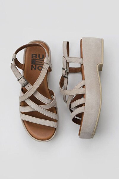 BUENO Shoes Bej Süet Kadın Dolgu Topuklu Sandalet 01wu6006
