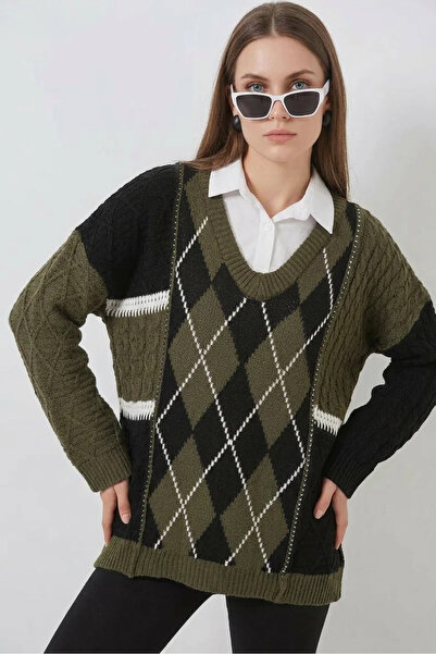 buğrahayalin Women's V-Neck Diamond Patterned Knitwear Khaki Sweater