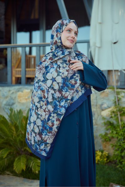 Lainafit شال منقوش