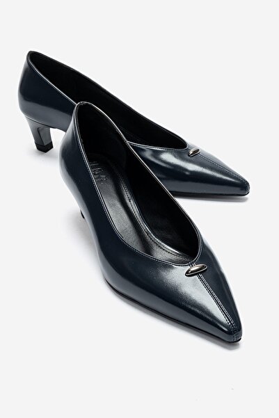 LuviShoes حذاء VERSAY نسائي ذو كعب قصير باللون الأزرق الداكن ومقدمة مدببة