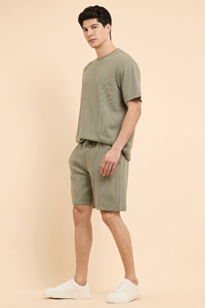 R&B Textured Shorts with Drawstring Waist