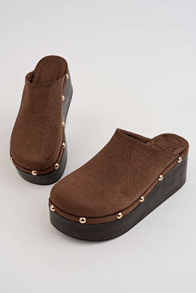 Madam Tarz Tly-523 Padded Sole Studded Closed Slippers