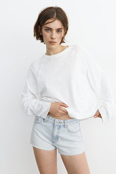 Pull & Bear Işıltılı detaylı orta bel denim şort