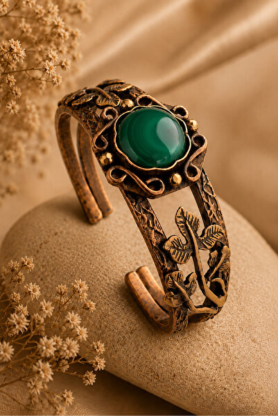 İyyaKee Women's Green Agate Stone Copper Bracelet with Leaf Figure, Authentic...