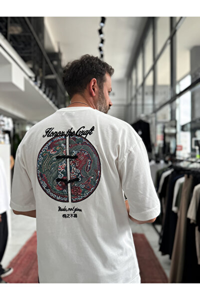 BYBASICMAN Bela majica sa okruglim leđima i vezom, oversize model RES-1085