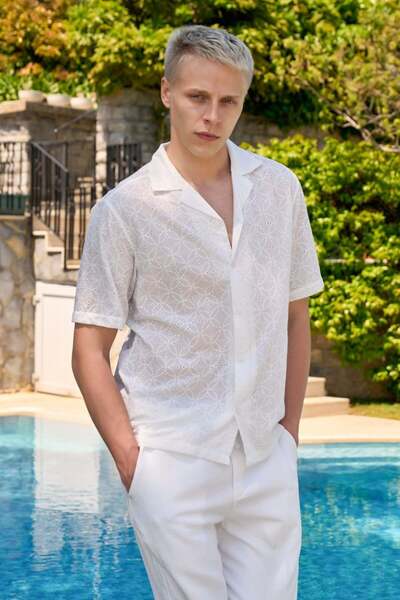 BARRELS AND OIL Men's Short Sleeve Shirt with Embroidery Detail - White