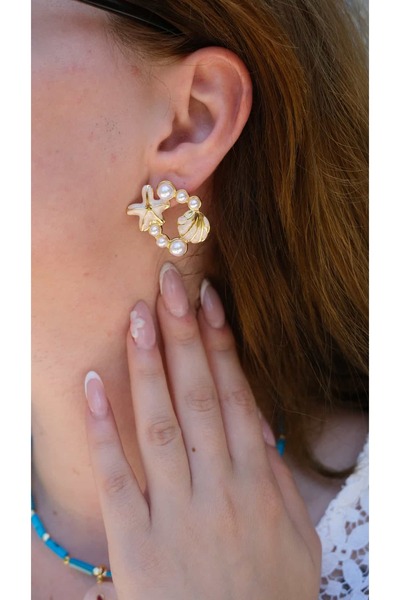 Jerie Pearl and Starfish Detail Earrings
