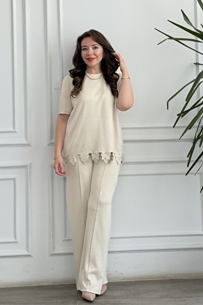 yb yağmur butik Sweatpants Set with Guipure Stone Detail at the Hem