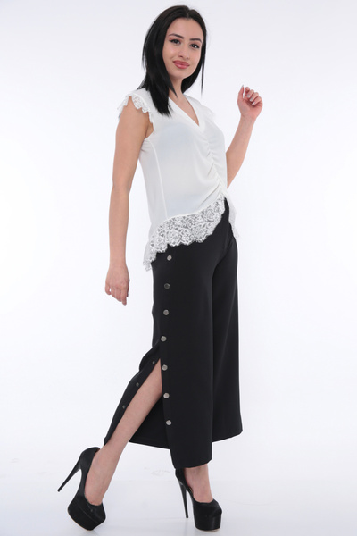 FIRST STYLE Turkish White Off-Shoulder Blouse with a Unique and Special Design