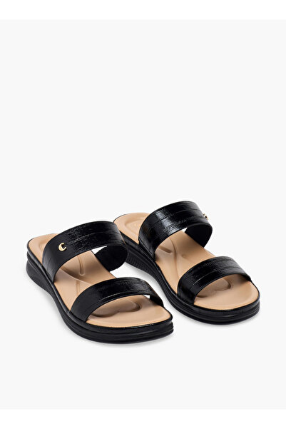 Le Confort Women Slip-On Slide Sandals
