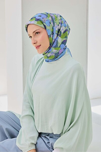 Silk Home وشاح فيلورا بنقشة الزهور باللون الأزرق الفاتح