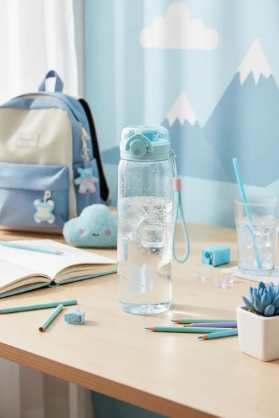 Miniso Lisanslı Hayvan Serisi Kapaklı Plastik Şişe Mavi 620 Ml – Kayışlı