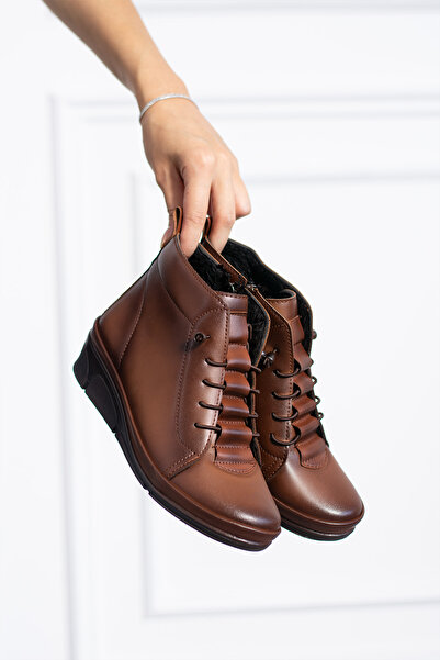 Shakrak Flat Sole Orthopedic Lace up Mother Boots