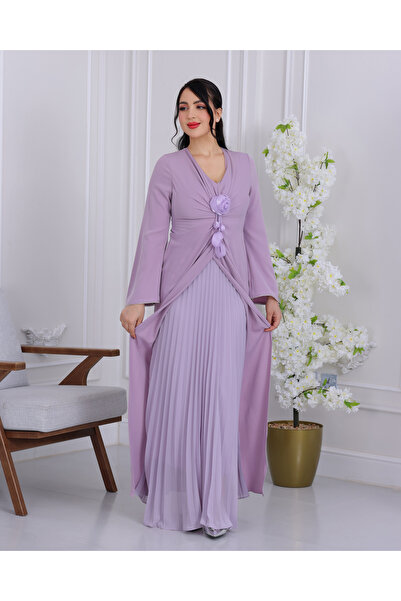 JAQUEEN Soft Muff Dress with Layered Design and Feminine Rose