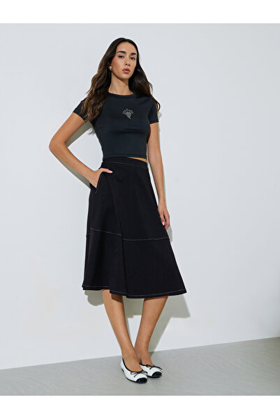 Styli Black A-Line Midi Skirt With Contrast Stitching