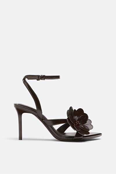 Stradivarius Heeled flower sandals