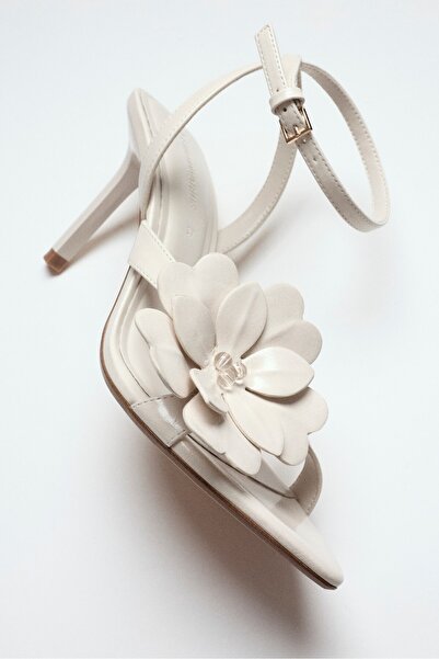 Stradivarius Heeled flower sandals