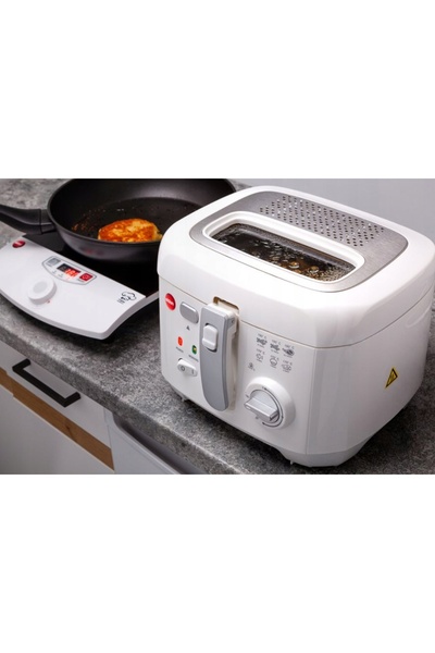 eldom Friteuză FR18 Albă 2.5L 1800W cu mâner pliabil