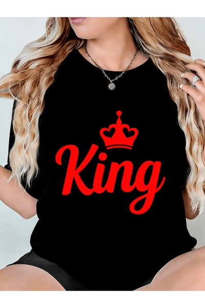 En22 تي شيرت نسائي بطبعة King مع تاج أحمر، مريح برقبة دائرية، قابل للغسل في ا...